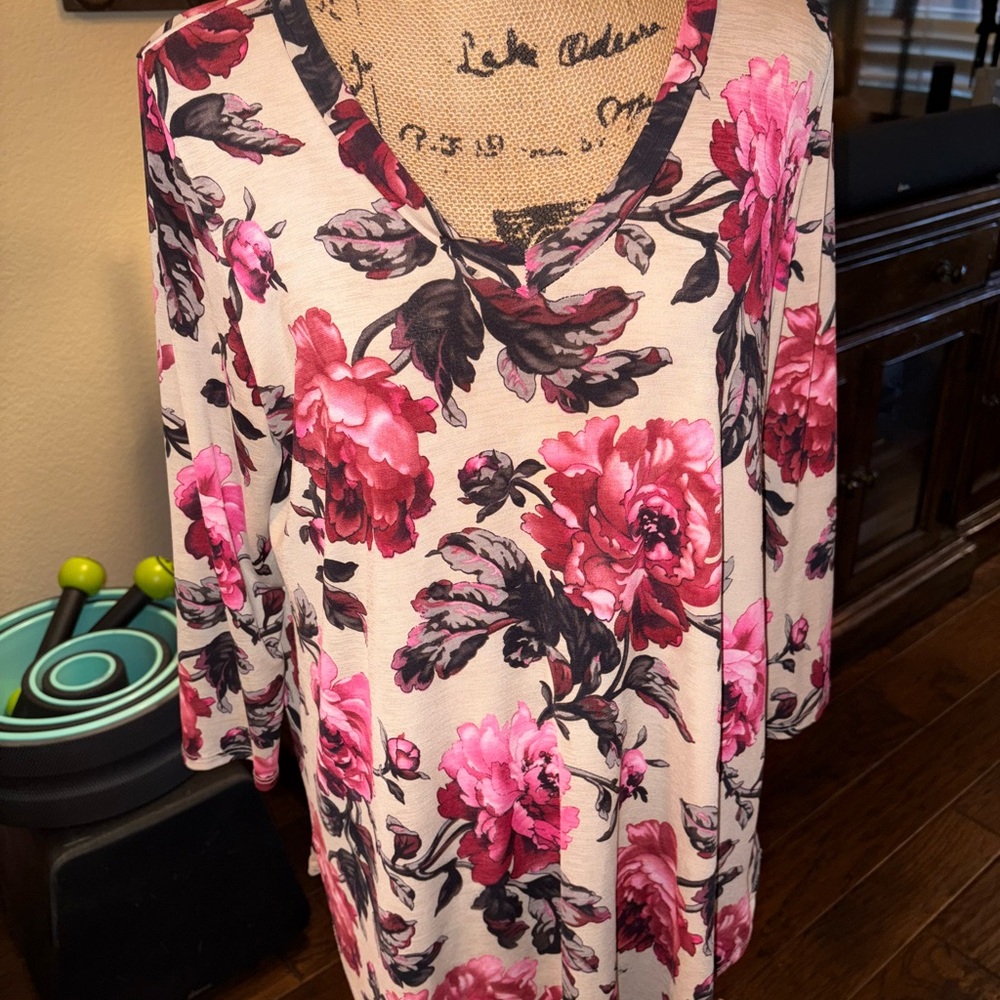 Pink and Red Floral 3/4 Sleeve Blouse